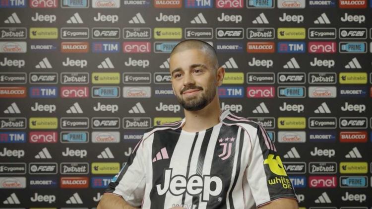 热格罗瓦快问快答：偶像梅西，至今没遇到难缠的对手，我不可阻挡